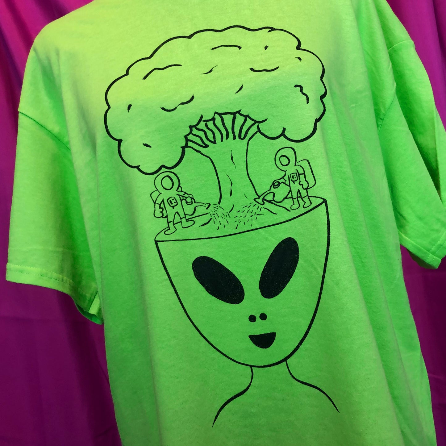 Trippy Aliens t-shirt