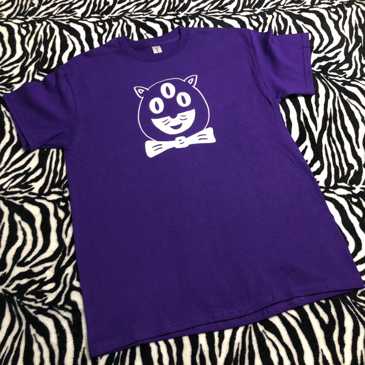 Third Eye Kit Cat t-shirt (Purple)