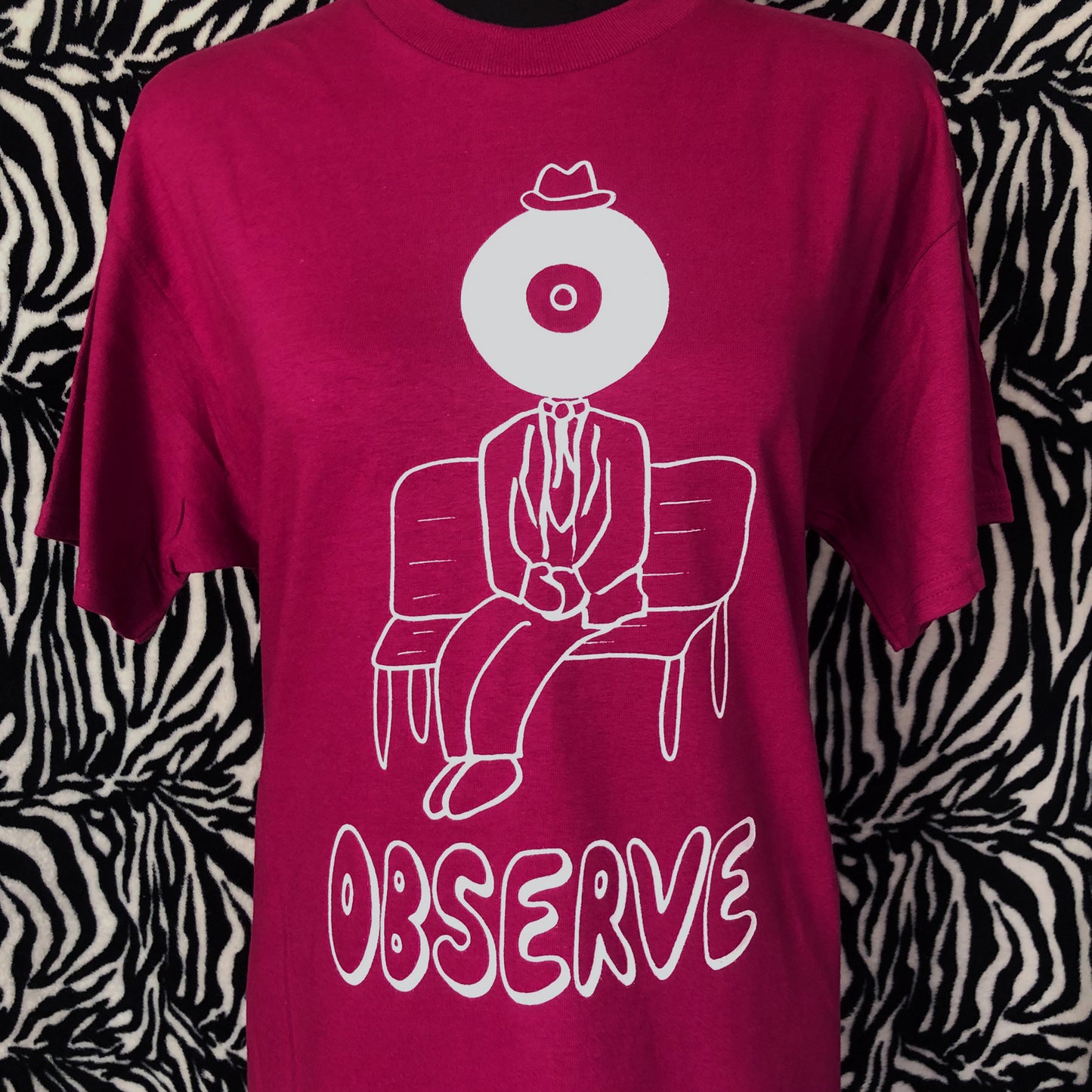 Observe Eyeball Man t-shirt (Berry)